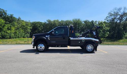 Ford - **AVAILABLE FOR ORDER** 2024 FORD F450 SLT REG CAB 4X4 JERR-DAN MPL-NG