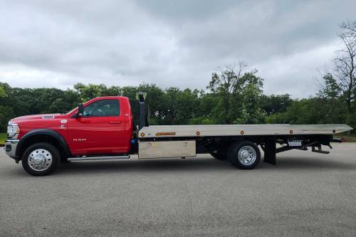 Jerr-Dan - PRE-OWNED AVAILABLE - 2022 RAM 5500 SLT REG CAB 4X4 JERR-DAN CARRIER 20NGAF6T-W-LP