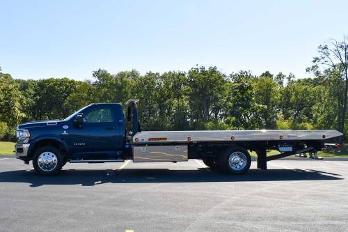 Jerr-Dan - IN STOCK - 2024 RAM 5500 SLT REG CAB 4X2 JERR-DAN CARRIER 20NGAF6T-W-LP