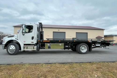 Jerr-Dan - IN STOCK - 2025 FREIGHTLINER M2 106 PLUS REG CAB 4X2 JERR-DAN CARRIER 22SRR6T-W-LP