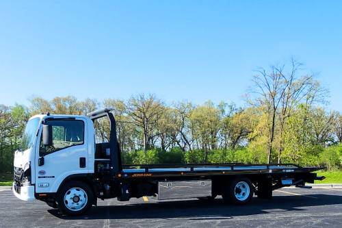 Jerr-Dan - IN STOCK - 2025 ISUZU NRR REG CAB 4X2 JERR-DAN CARRIER 22SRR6T-W-LP