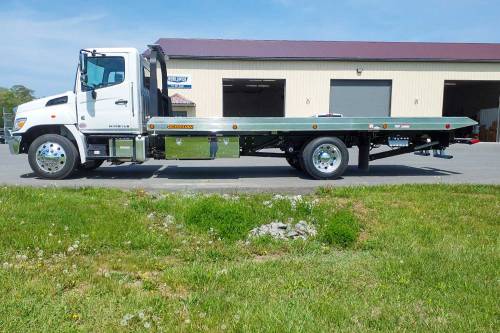 Jerr-Dan - IN STOCK - 2025 HINO L6 REG CAB 4X2 JERR-DAN CARRIER 22NGAF6T-W-LP