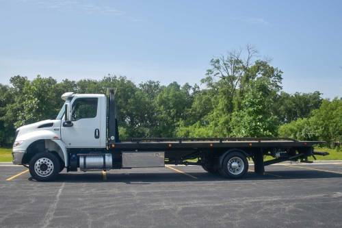 Jerr-Dan - PRE-OWNED AVAILABLE - 2021 INTERNATIONAL MV607 REG CAB 4X2 JERR-DAN CARRIER 22SRR6T-W-LP