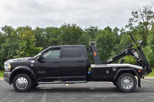 Jerr-Dan - IN STOCK - 2024 RAM 5500 LARAMIE CREW CAB 4X4 JERR-DAN WRECKER MPL-NG