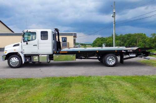 Jerr-Dan - IN STOCK - 2025 HINO L6 EXT CAB 4X2 JERR-DAN CARRIER 22SRRD6T-W-LP