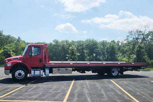 Jerr-Dan - PRE-OWNED AVAILABLE - 2016 FREIGHTLINER M2 REG CAB 4X2 JERR-DAN CARRIER 30' ALUMINUM