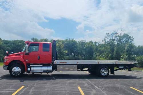 Jerr-Dan - PRE-OWNED CARRIER - 2025 INTERNATIONAL MV 607 EXT CAB 4X2 JERR-DAN CARRIER 22NGAF6T-W-LP