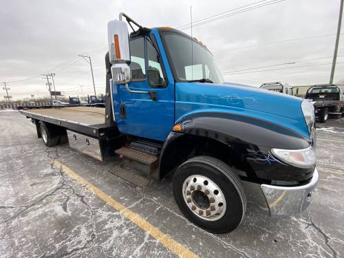 Pre-Owned Available - 2018 International 4300 Reg Cab 4x2 Diesel Blue Jerr-Dan 22SRR6T-W-LP