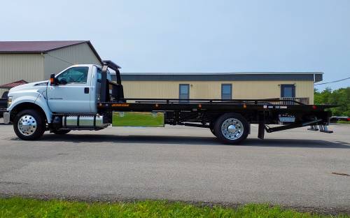 Jerr-Dan - IN STOCK - 2024 FORD F750 REG CAB 4X2 JERR-DAN CARRIER 22SRR6T-W-LP