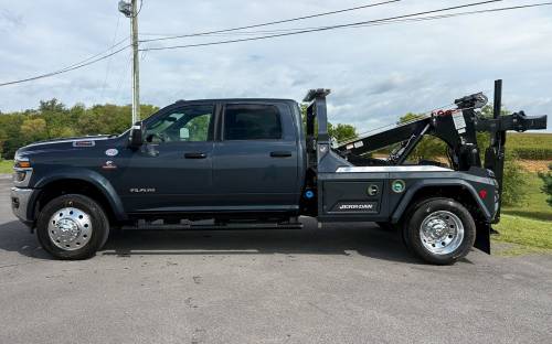 Jerr-Dan - IN STOCK - 2026 RAM 5500 BIG HORN CREW CAB 4X4 JERR-DAN MPL-40/SPADES
