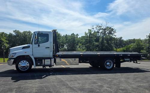 Jerr-Dan - PRE-OWNED AVAILABLE - 2021 HINO 268 REG CAB 4X2 JERR-DAN 22SRR6T-W-LP