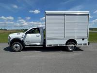 Hackney - IN STOCK - 2022 RAM 5500 SLT REG CAB 4X4 HACKNEY 4-BAY SIDELOAD - Image 2