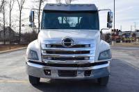 Miller Industries - PRE-OWNED AVAILABLE - 2018 HINO 258 REG CAB 4X2 CENTURY 21.5' STEEL CARRIER - Image 4