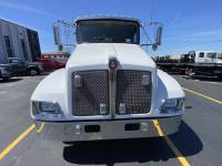 Kenworth - Pre-Owned Available  - 2007 KENWORTH T300 REG CAB 6X4 CENTURY 30' CARRIER - Image 2